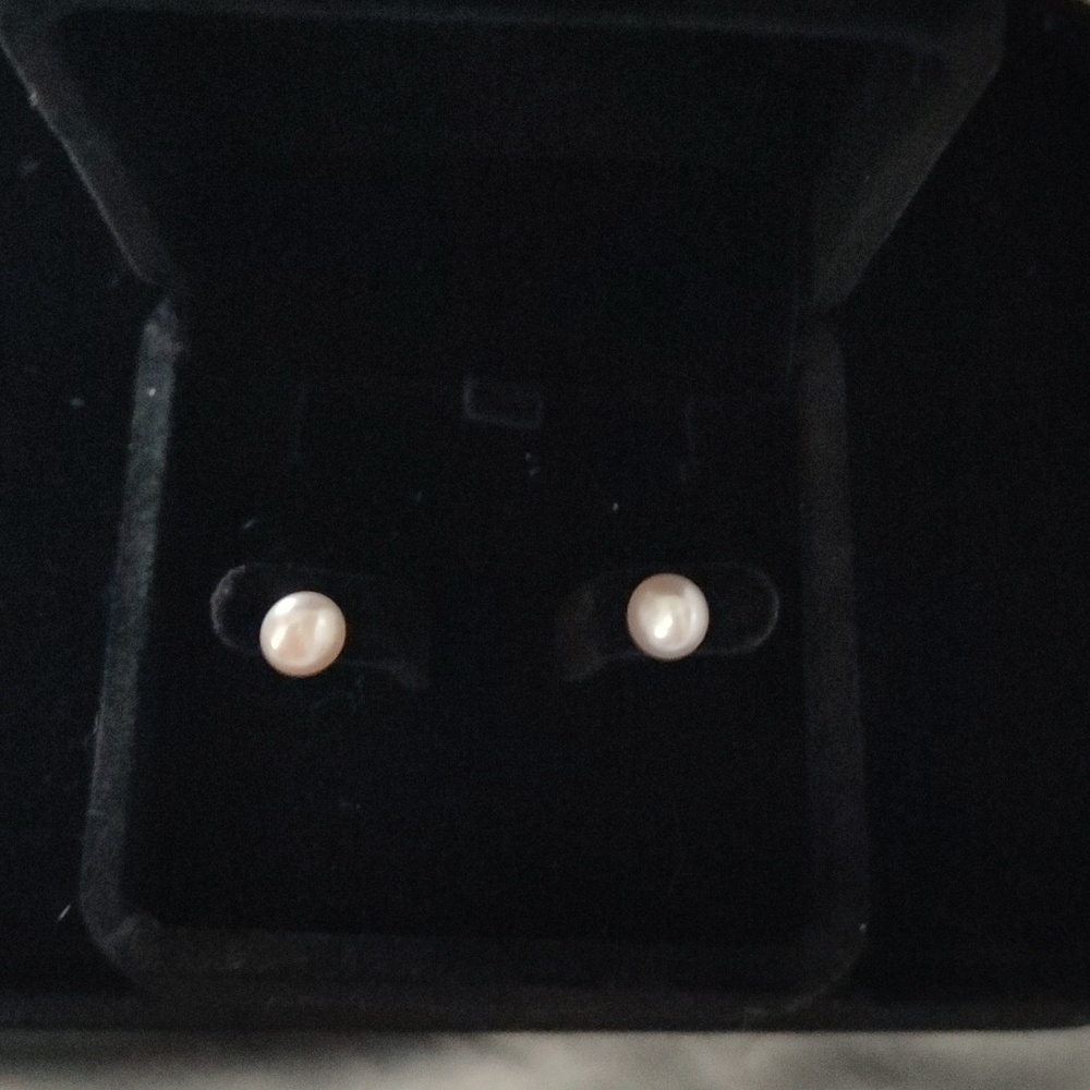LOW START New Genuine Pearl Earrings - Picture 3 of 3